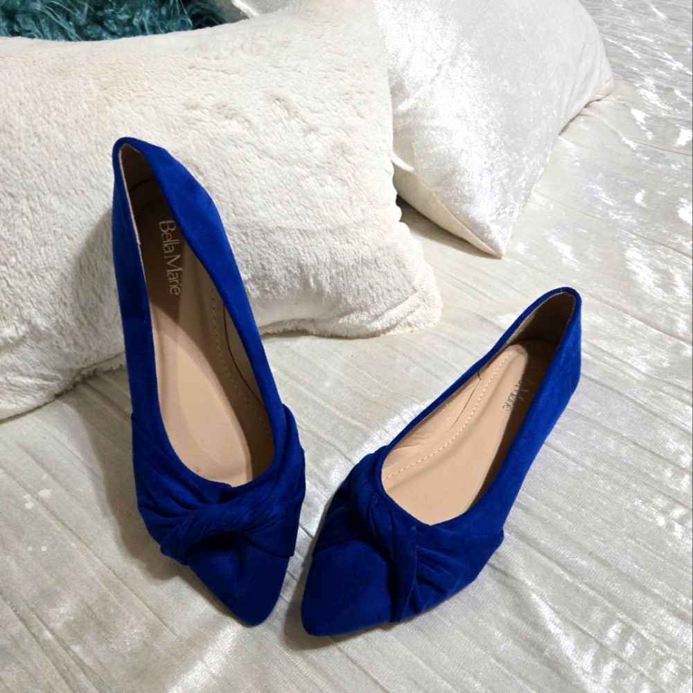 Bella Marie Blue Flats Elegant Faux Suede Size 8 NWT. Never Worn!